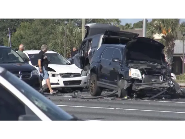 2025 فورڈ برونکو ٹرانسمیشن ماؤنٹ کی ناکامی: آف روڈ کے قریب رول اوور اسپرکس کمیونٹی الارم